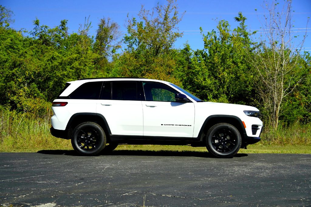 New Car 2025 Jeep Grand Cherokee  Altitude X For Sale Under $40,000 In Taylor, Texas