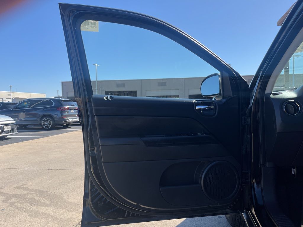 Thumbnail: 2014 Jeep Compass - 28