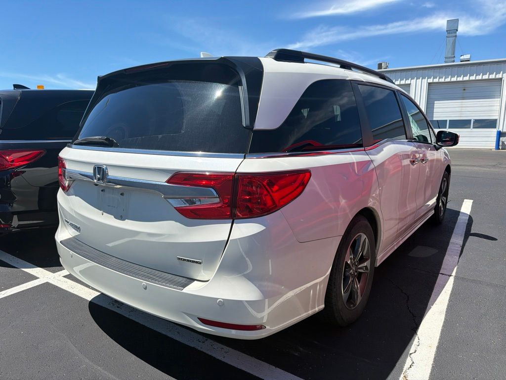 Thumbnail: 2019 Honda Odyssey - 3