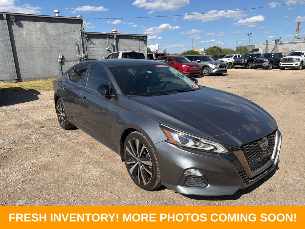 Gray (Gun Metallic) 2019 Nissan Altima 2.5 SR FWD Sedan Front-Wheel Drive Continuously Variable Transmission