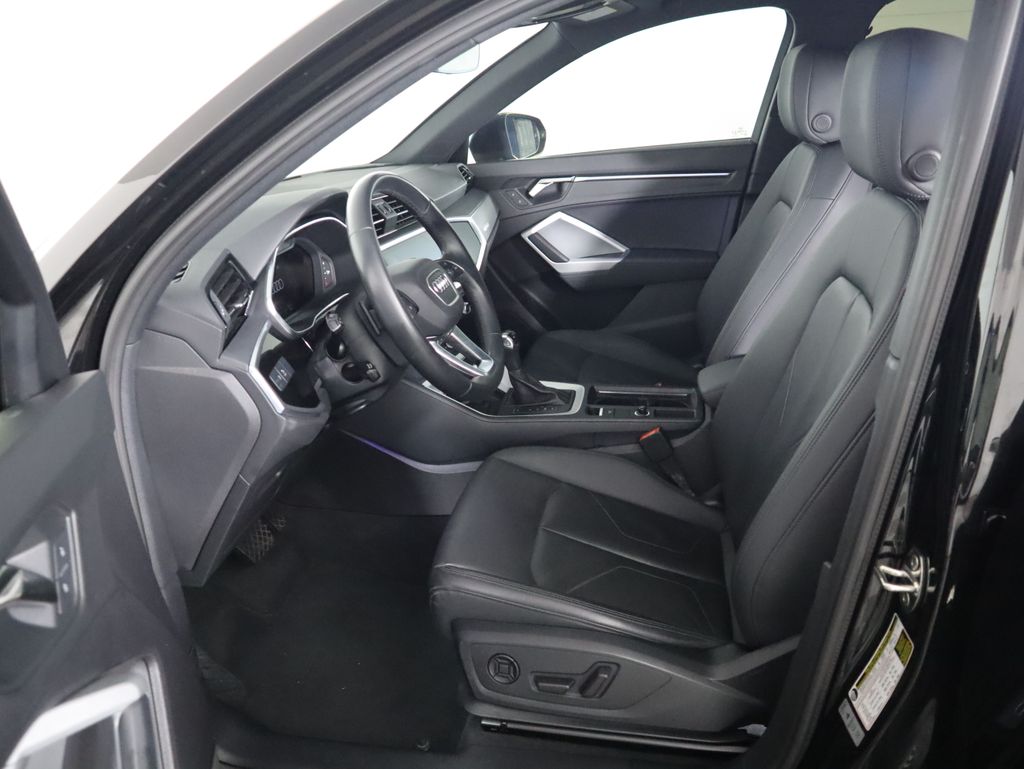 Thumbnail: 2023 Audi Q3 - 20