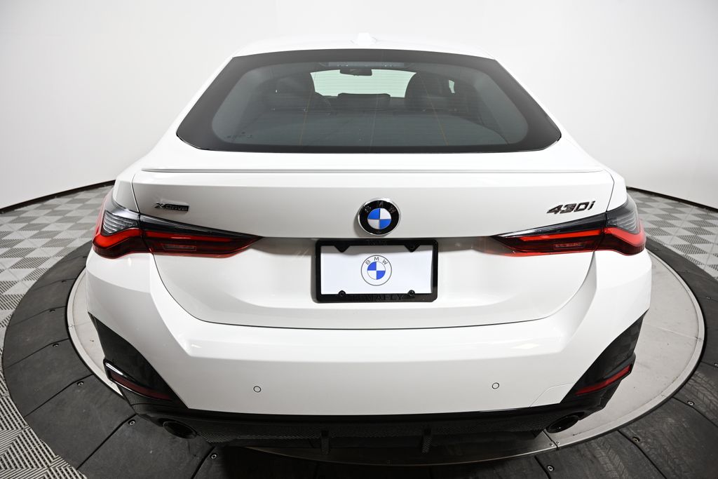 Thumbnail: 2026 BMW 4 Series - 4