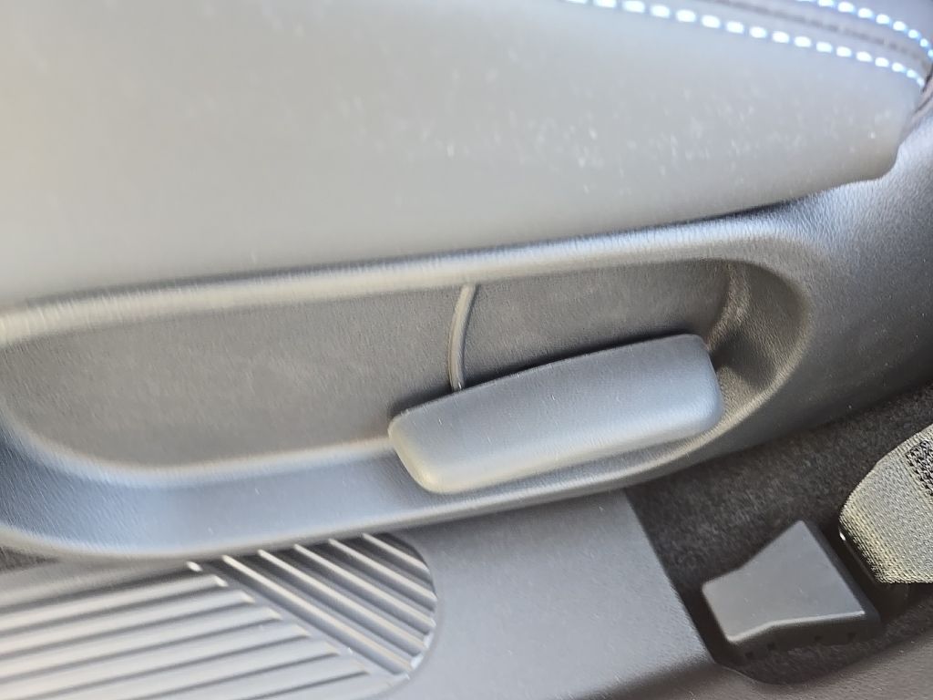 2025 Hyundai Ioniq 5 SE 28