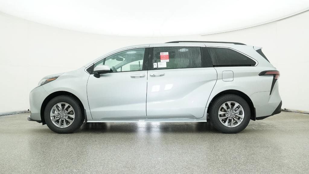 Thumbnail: 2025 Toyota Sienna - 5