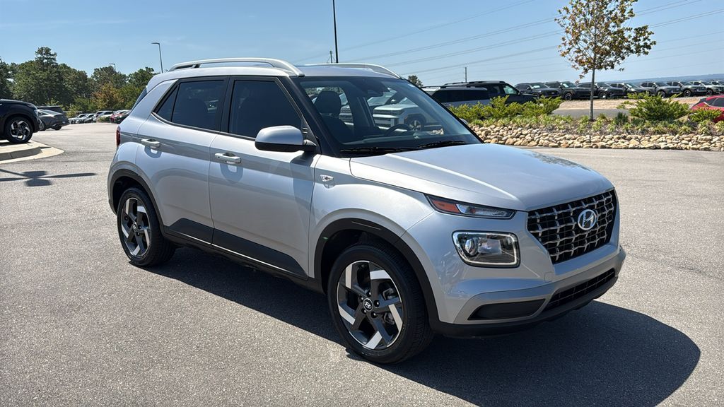 Shimmering Silver 2026 Hyundai Venue SEL FWD SUV / Crossover Front-Wheel Drive Continuously Variable Transmission