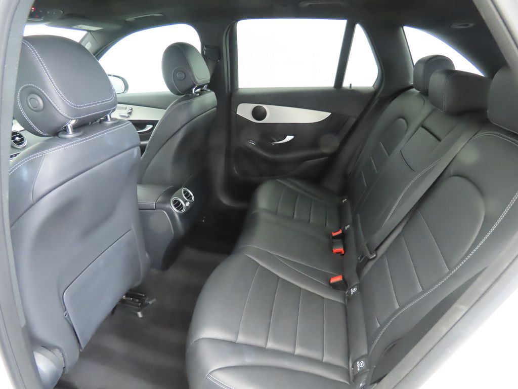 2022 Mercedes-Benz GLC 300 21