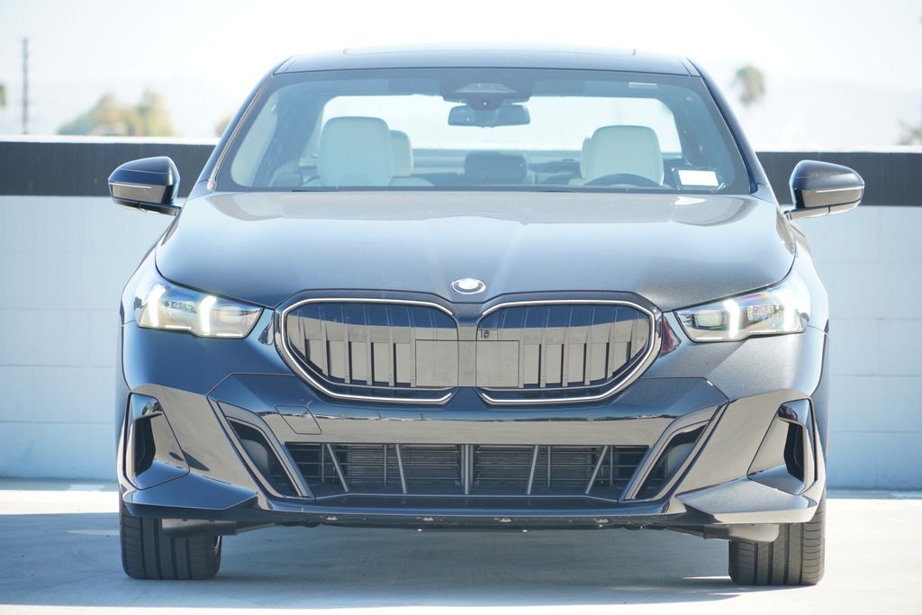 Thumbnail: 2027 BMW 5 Series - 2