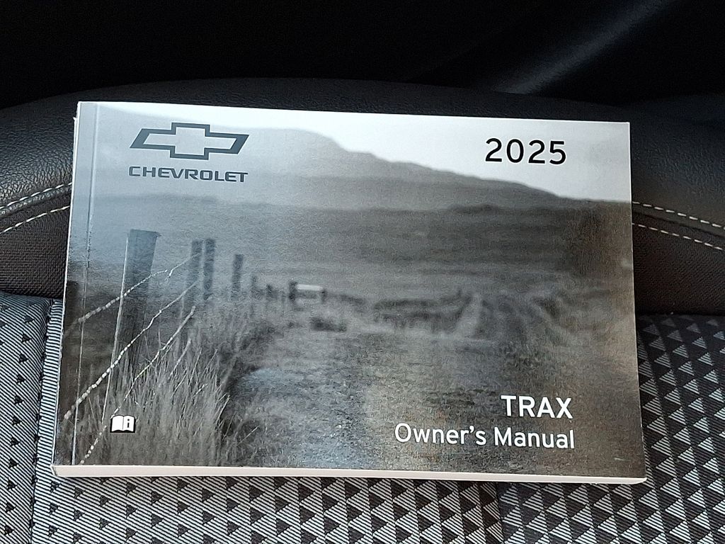 2025 Chevrolet Trax LT Gray at South Hills Kia