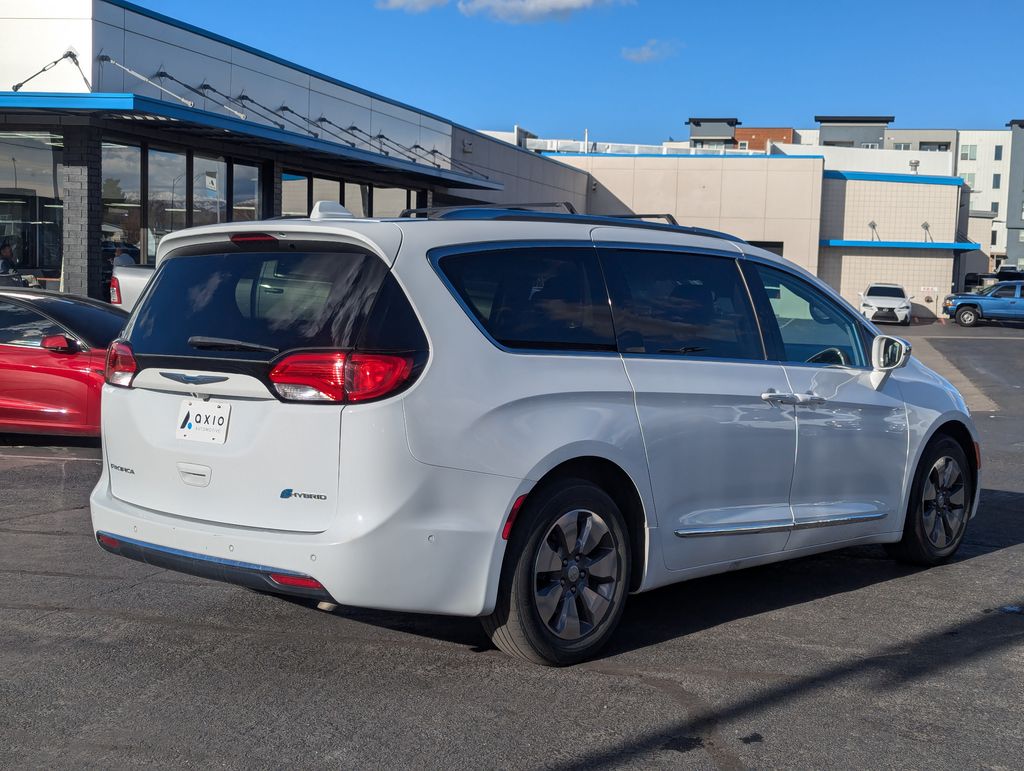 2018 Chrysler Pacifica Hybrid Limited 4