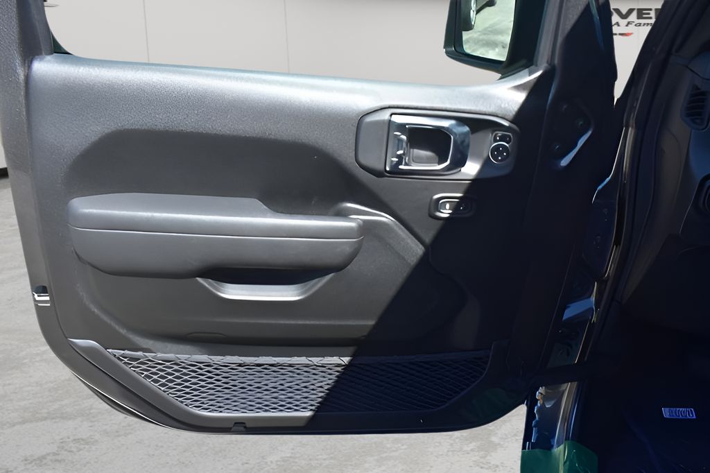 New Car 2025 Jeep Gladiator  Sport For Sale Under $40,000 In Austin, Texas