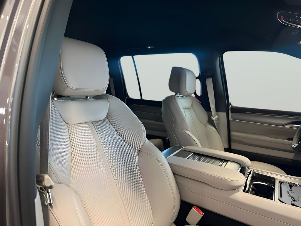 New 2026 Gray Jeep  image 15