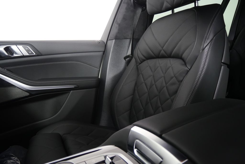 Thumbnail: 2026 BMW X7 - 25
