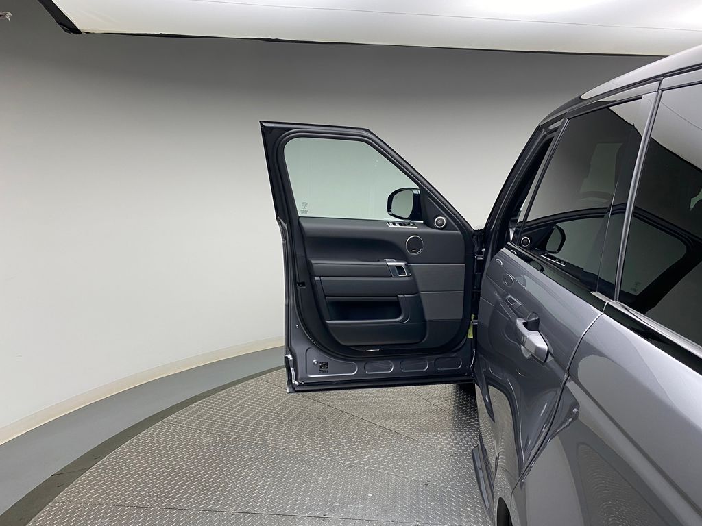 Thumbnail: 2020 Land Rover Range Rover Sport - 6