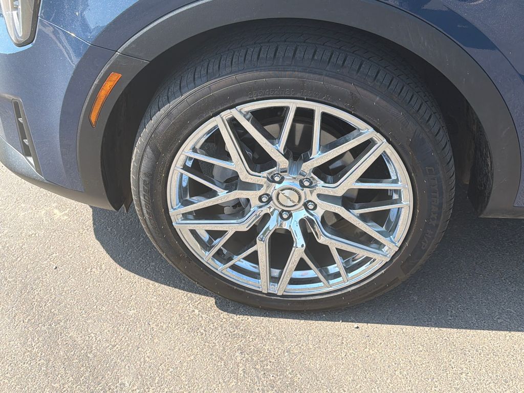 Used 2025 Black Kia S image 11