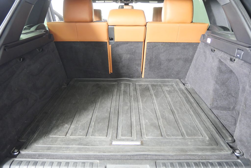 Thumbnail: 2016 Land Rover Range Rover Sport - 17