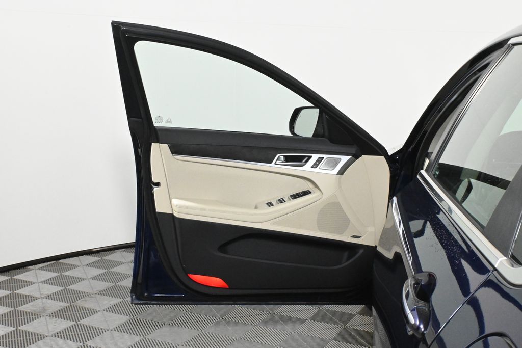 Thumbnail: 2019 Genesis G80 - 30