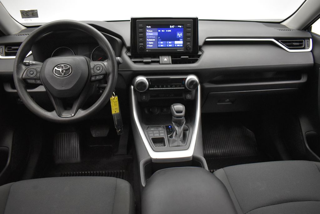 2022 Toyota RAV4 LE 26
