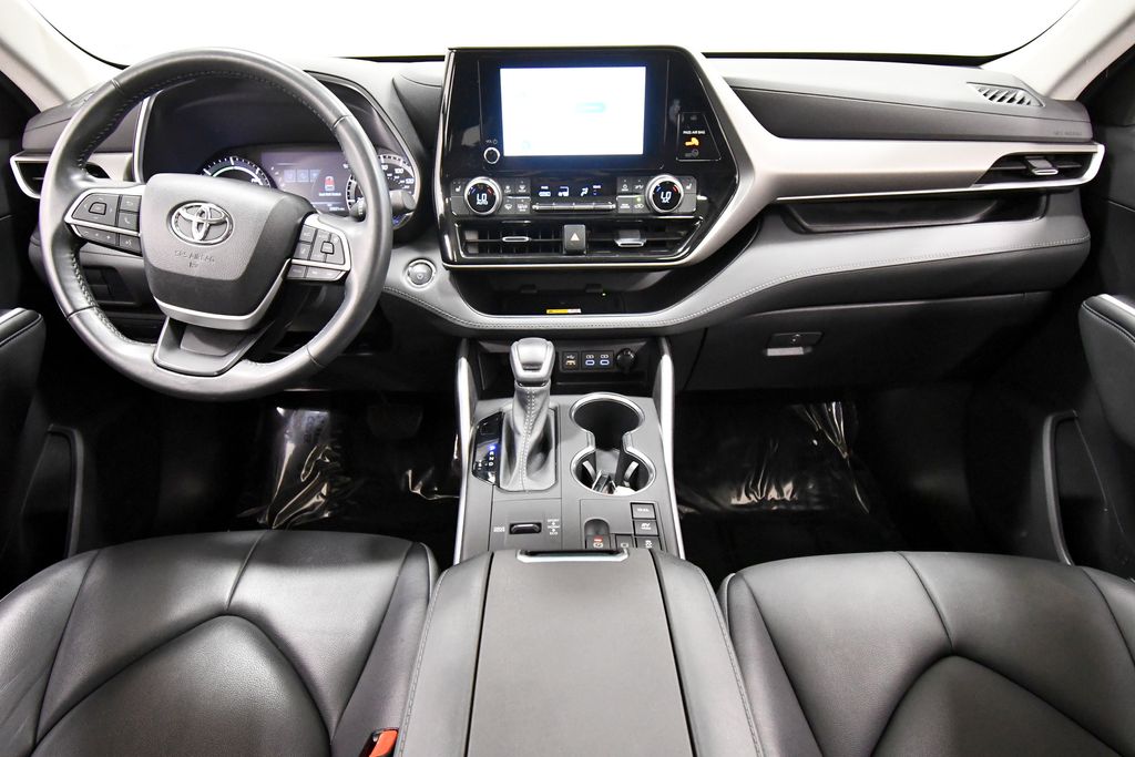 Used 2023 Toyota Highlander Hybrid SUV