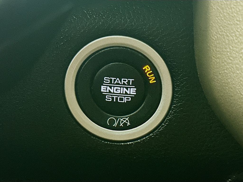 Used 2022 Black Ram Laramie image 28