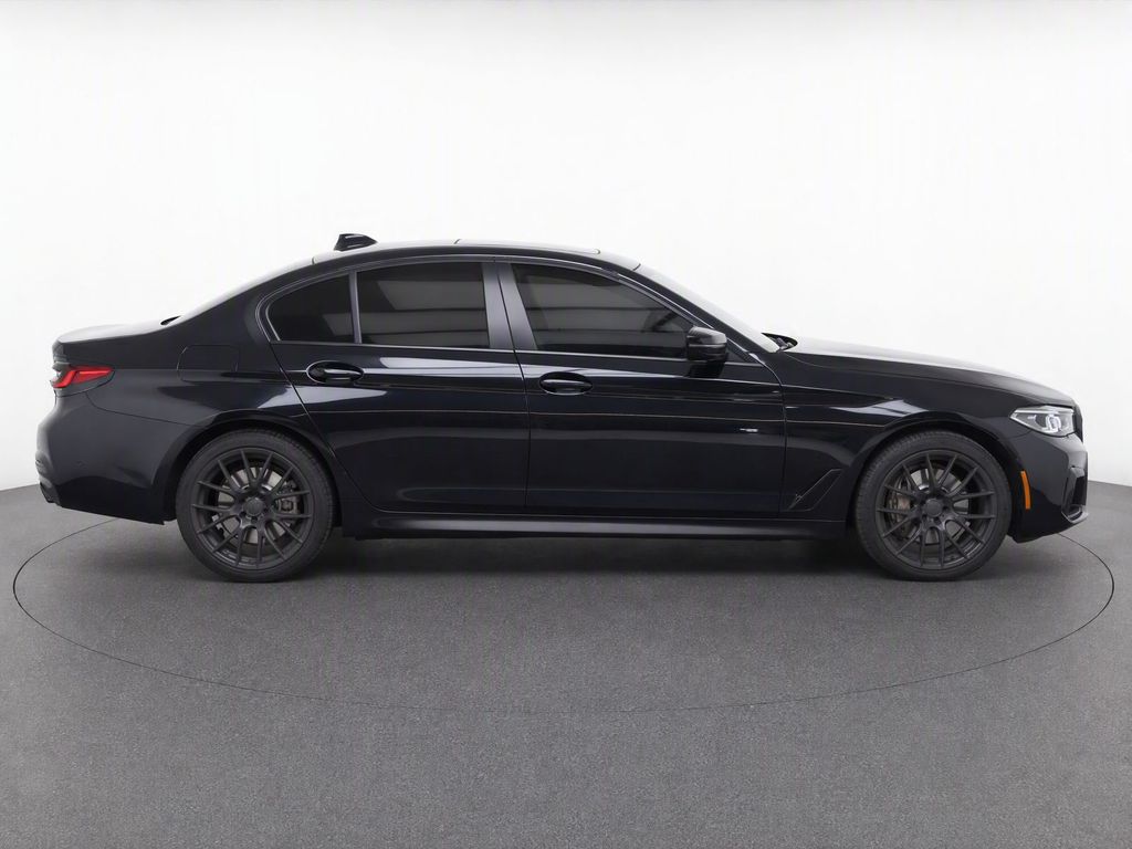 Thumbnail: 2022 BMW 7 Series - 31