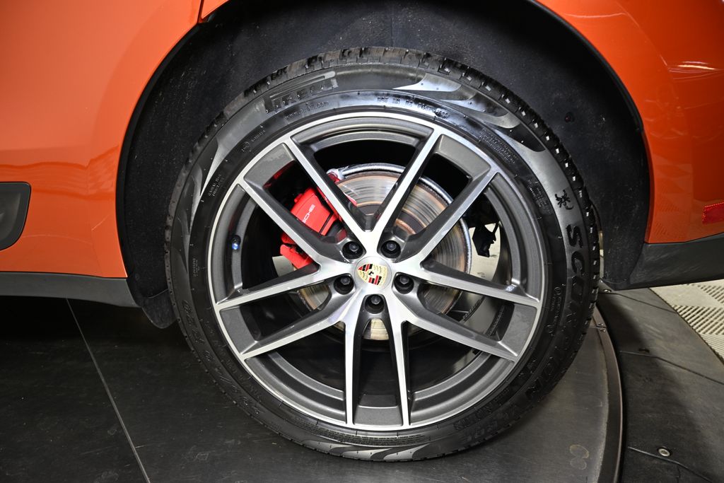 Thumbnail: 2024 Porsche Macan - 12