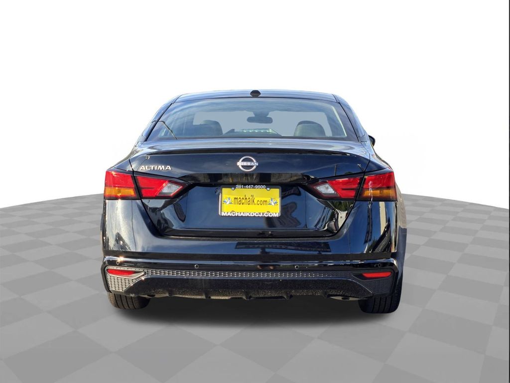 2025 Nissan Altima 2.5 SV - 4