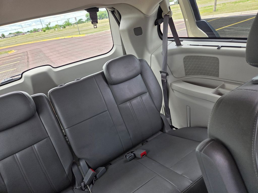 2010 Chrysler Town & Country Touring