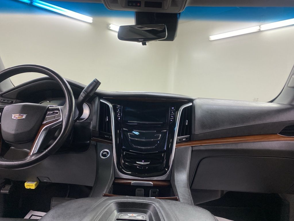 2020 Cadillac Escalade Luxury photo