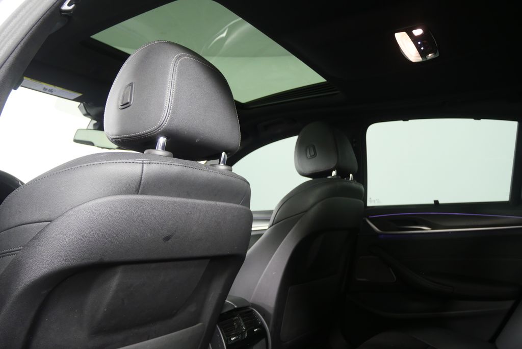 Thumbnail: 2023 BMW 5 Series - 16