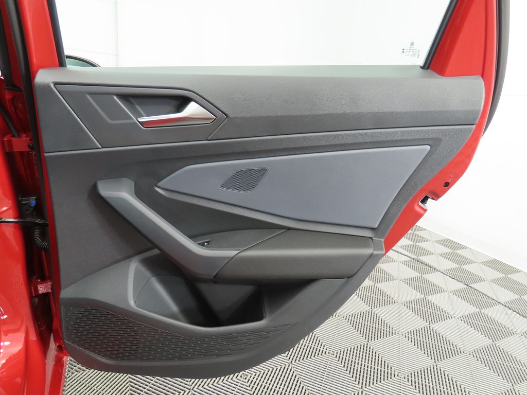 2025 Volkswagen Jetta SE 28