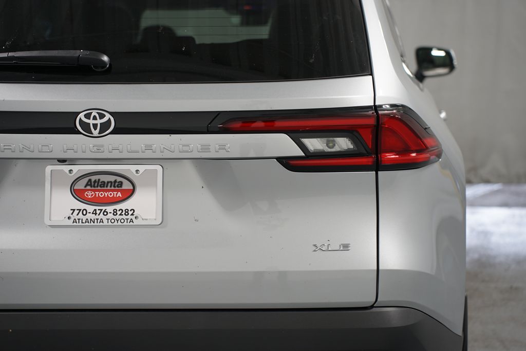 Thumbnail: 2025 Toyota Grand Highlander - 10