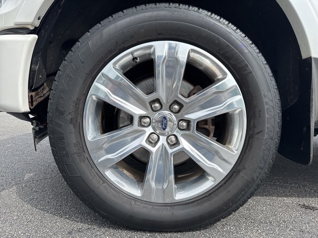 2016 Ford F-150 Platinum photo