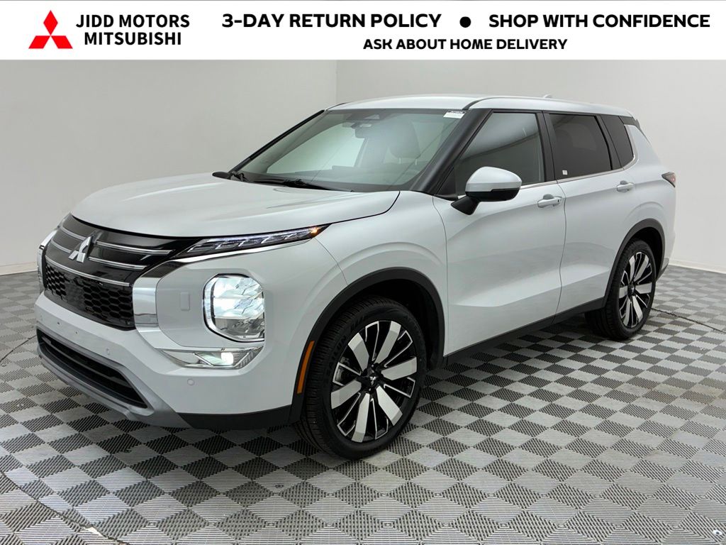 Black 2025 Mitsubishi Outlander SUV / Crossover Front-Wheel Drive Continuously Variable Transmission