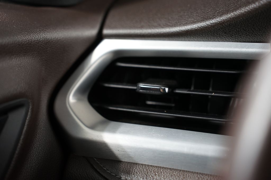 Thumbnail: 2017 GMC Acadia - 24