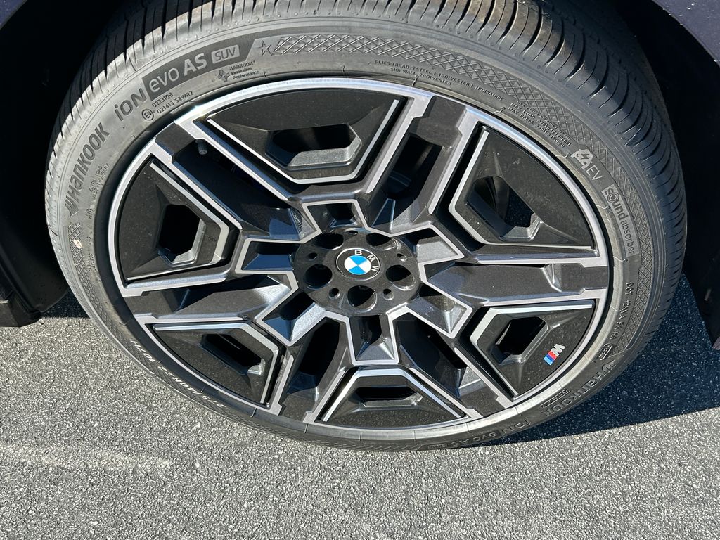 Thumbnail: 2026 BMW iX - 3