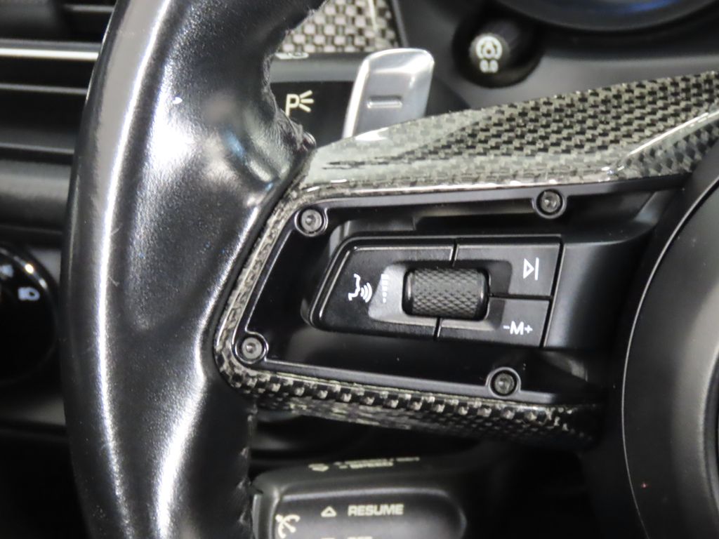 Thumbnail: 2022 Porsche Macan - 20