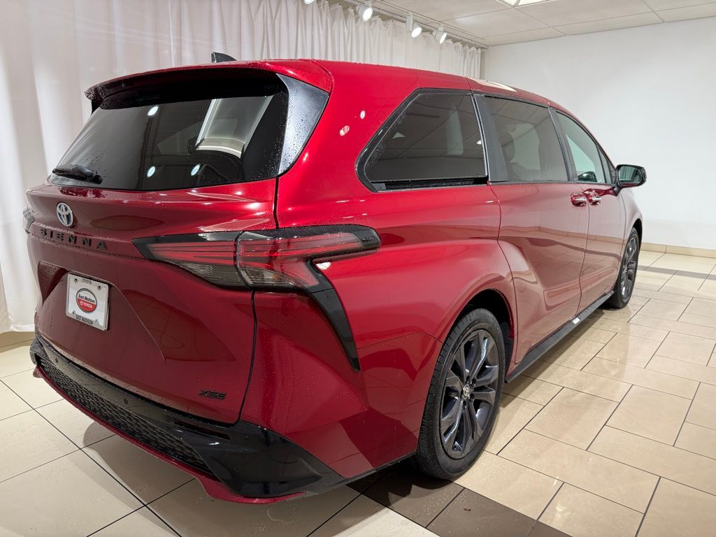 Thumbnail: 2025 Toyota Sienna - 5