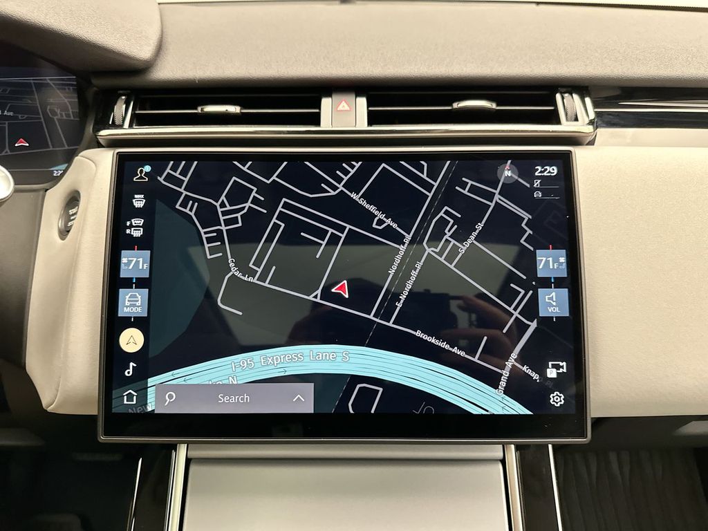 Thumbnail: 2025 Land Rover Range Rover Velar - 17