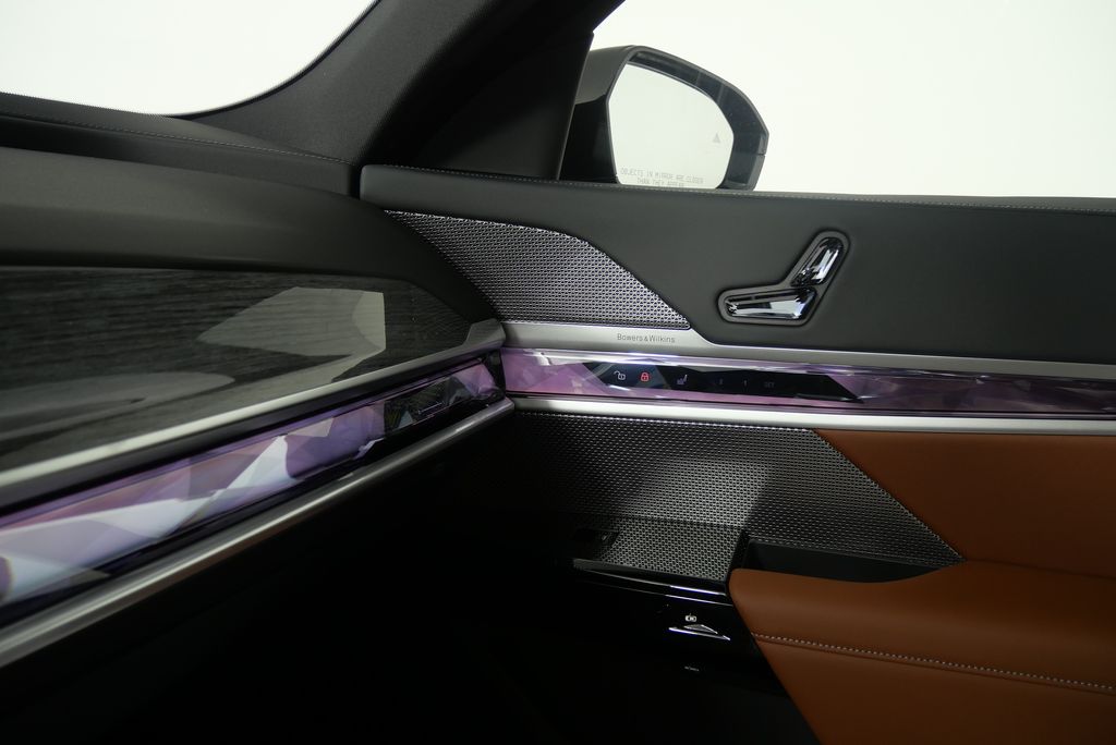 Thumbnail: 2025 BMW 7 Series - 25