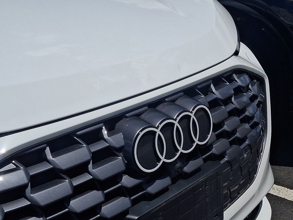 Thumbnail: 2025 Audi Q5 - 4