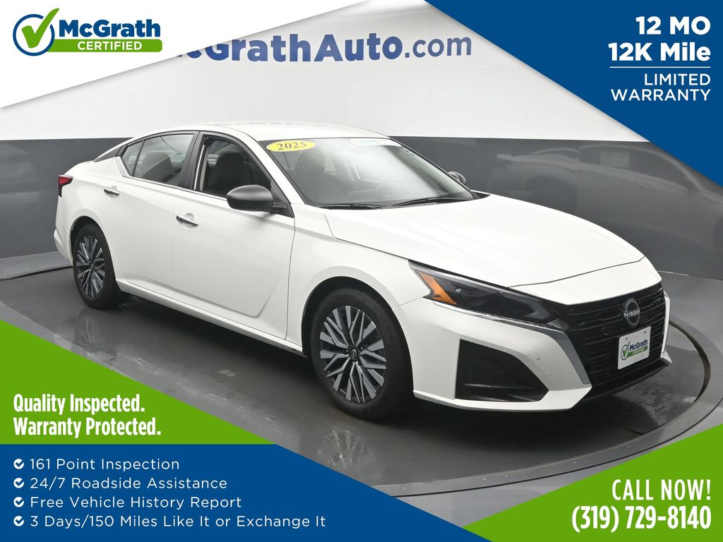 Glacier White 2025 Nissan Altima Sedan Front-Wheel Drive Continuously Variable Transmission