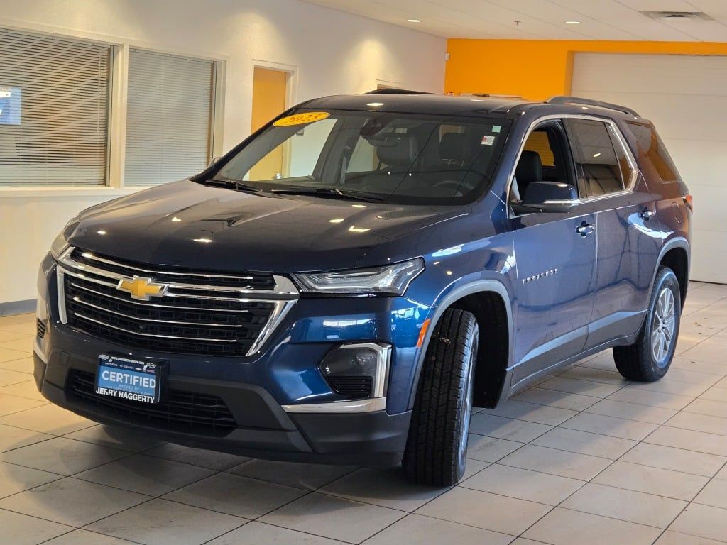 View vehicle photo 3