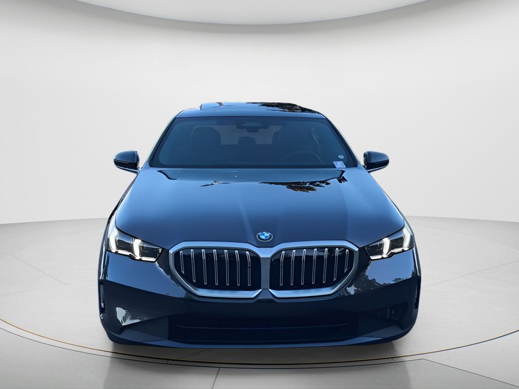 New 2026 Gray BMW 530i image 3