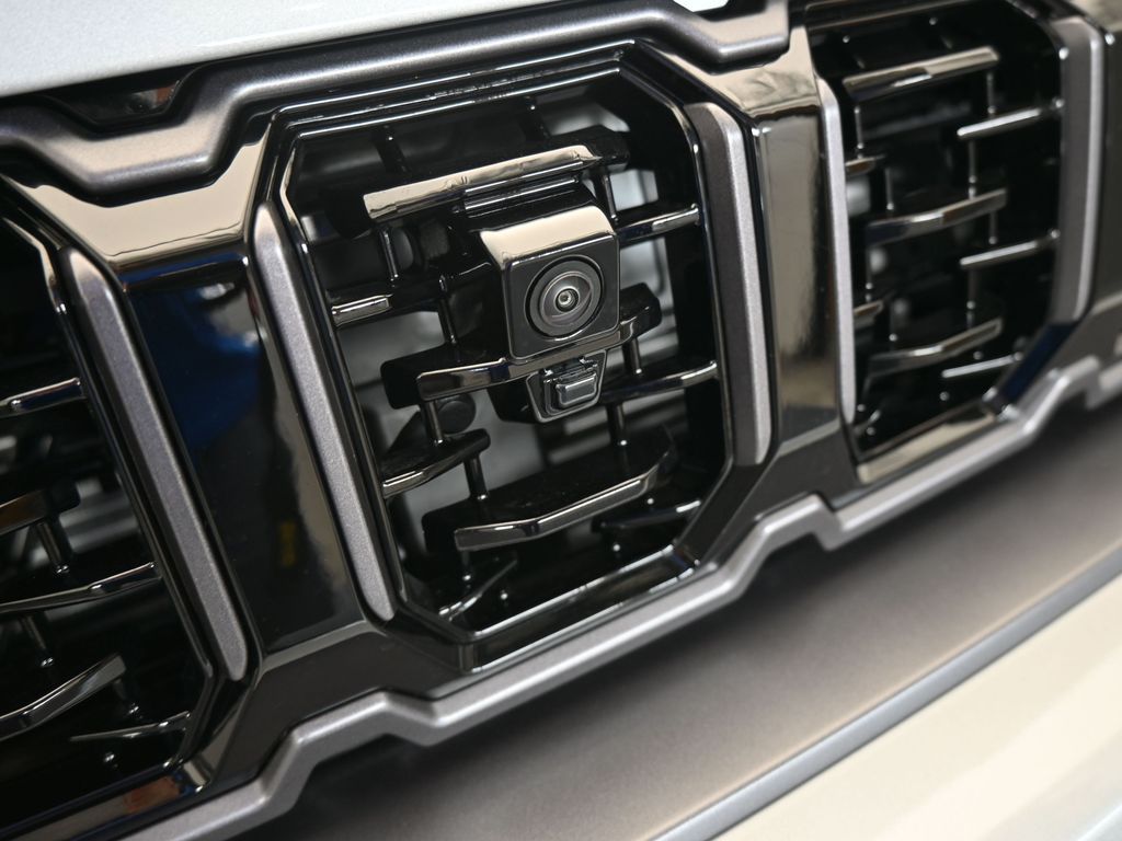 New 2026 Silver Zynith Jeep Summit image 46