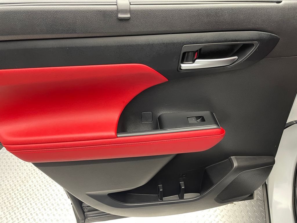 2024 Toyota Highlander XSE 15