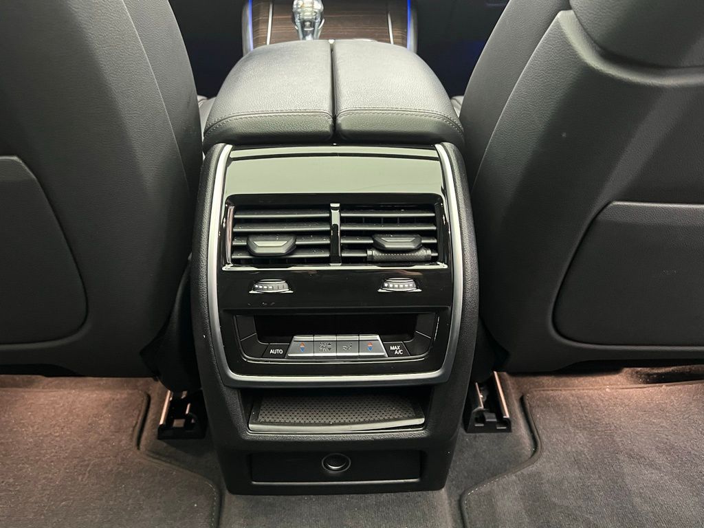 Thumbnail: 2021 BMW X5 - 9