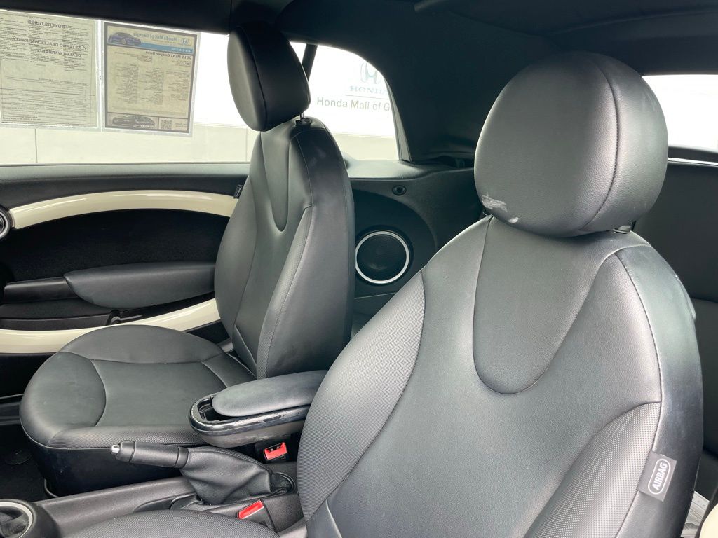 2015 MINI Cooper Base 26