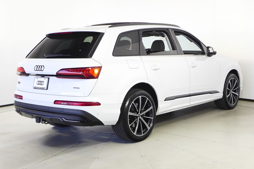 Thumbnail: 2023 Audi Q7 - 7
