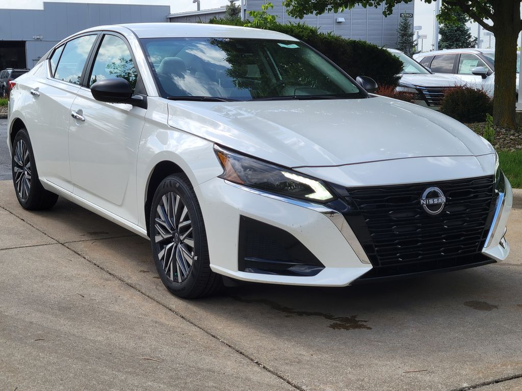 2025 Nissan Altima 2.5 SV photo
