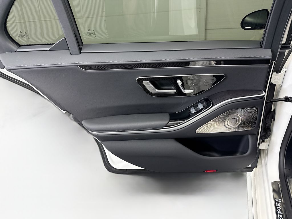 Thumbnail: 2023 Mercedes-Benz S-Class - 25